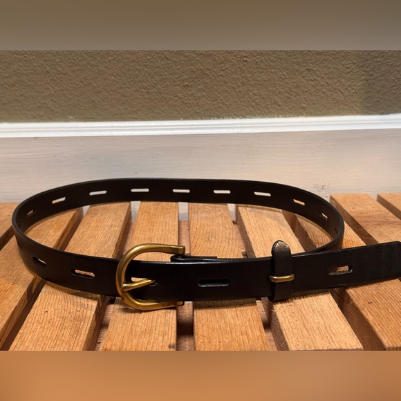 Madewell Accessories - BLACK & GOLD MADEWELL ITALIAN LEATHER BELT SMALL